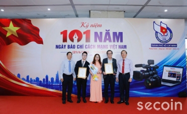 Ông Đinh Hồng Kỳ được trao Giải Báo chí TP.HCM lần thứ 44 – Dấu ấn của một doanh nhân và cây bút tâm huyết
